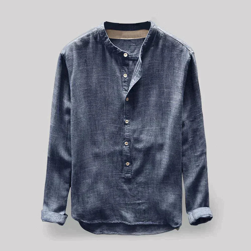 Gavi - Camicetta da uomo Classic Oxford La Gavi - Camicetta da uomo Classic Oxford è l'ideale per chi cerca una camicia uomo dal design classico e senza tempo. Realizzata in pregiato tessuto Oxford, noto per la sua resistenza e traspirabilità, questa camicia è un must nel guardaroba maschile. Presentando una vestibilità classica, offre la perfetta combinazione tra comfort ed eleganza.