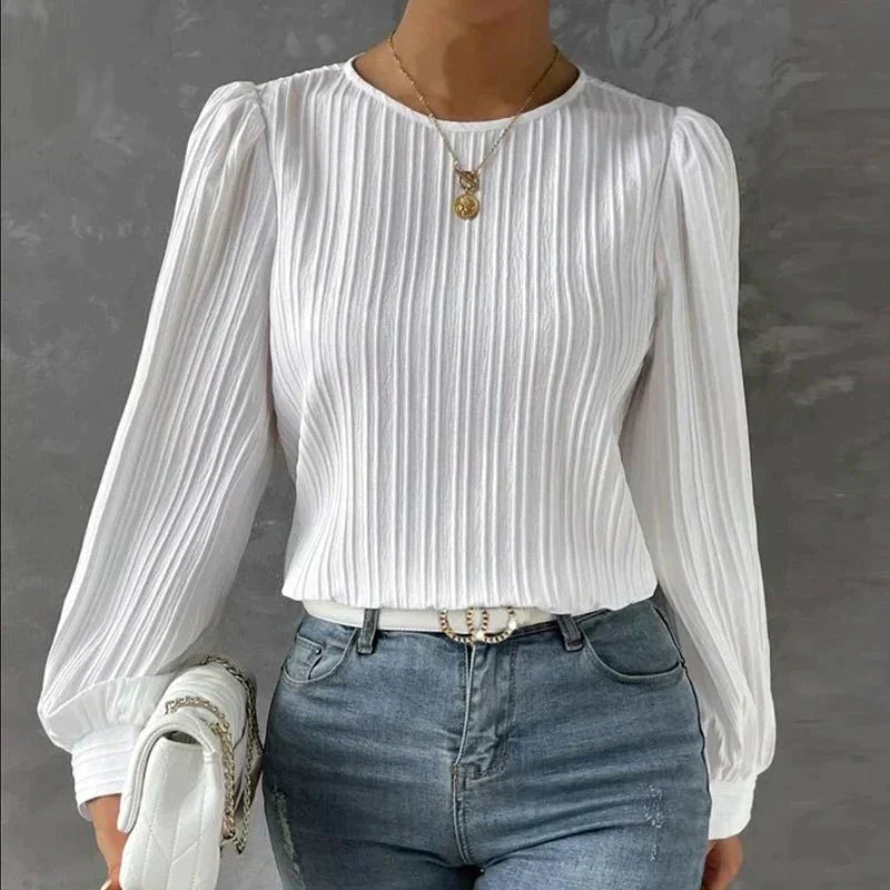 blusa elegante donna, blusa in cotone, camicia elegante donna, moda femminile, abbigliamento femminile, top eleganti, camicette donna, bluse estive, camicie eleganti, t shirt elegante, abbigliamento italiano, stile e qualità italiana, outfit donna raffinato, moda estate donna, top raffinati, bluse leggere, abiti donna casual chic, camicia cotone donna, eleganza donna, moda donna made in Italy