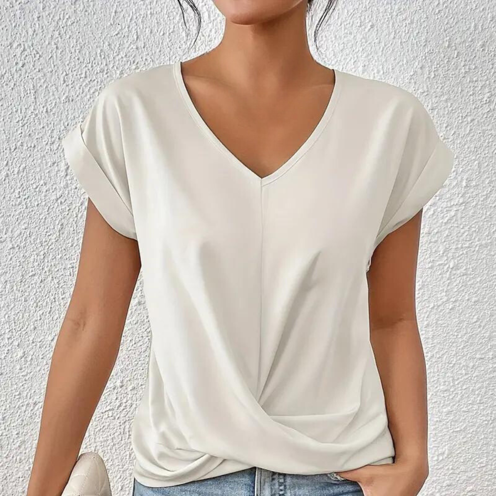 camicia scollo a v, maglia elegante donna, camicia casual donna, camicia invernale donna, abbigliamento femminile, magliette eleganti, bluse moda, abbigliamento donna, outfit femminili, moda donna, camicie alla moda, stile casual elegante donna, outfit casual femminile, abbigliamento trendy donna, vestiti donna inverno, fashion design donna, look femminile inverno, stile femminile elegante