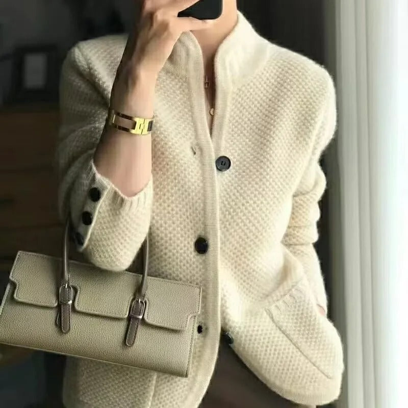 Mi dispiace, ma nella tua richiesta non vedo le parole chiave che devo utilizzare. Inserisci le parole chiave da usare per generare il testo alt e sarò lieto di aiutarti.