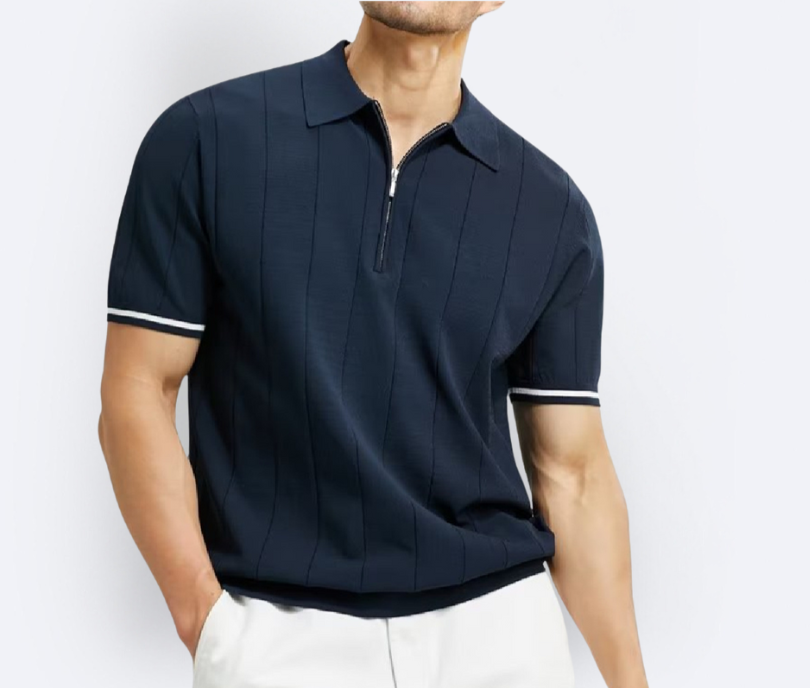 maglietta a maniche corte uomo, maglietta in lana, maglietta blu uomo, indumento maschile elegante, tessuto morbido di alta qualità, colore blu intenso, maniche corte comode, vestibilità regolare, stile casual maschile, ideale per occasioni informali e tempo libero, design semplice e moderno, capo leggero e traspirante, confortevole sulla pelle, perfetta per outfit quotidiano, moda uomo versatile