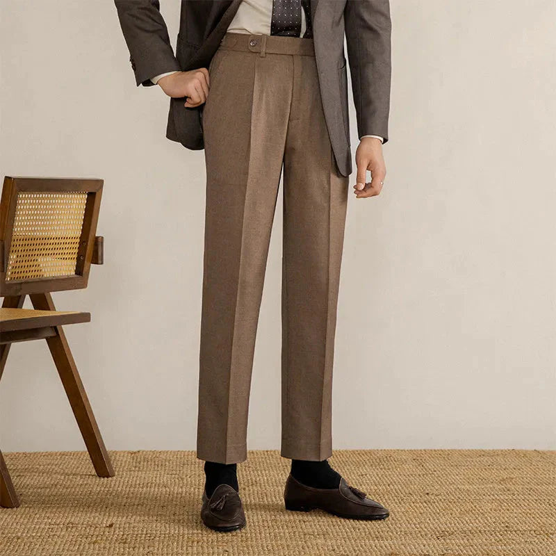 pantaloni eleganti uomo, pantaloni marroni uomo, pantaloni a vita media, pantaloni elasticizzati uomo, pantaloni in lana uomo, pantaloni da lavoro uomo, pantaloni moda uomo, pantaloni eleganti uomo marroni elasticizzati, pantaloni da lavoro moda uomo in lana, pantaloni uomo vita media eleganti, pantaloni marroni uomo moda elasticizzati, pantaloni comodi elasticizzati uomo da lavoro eleganti