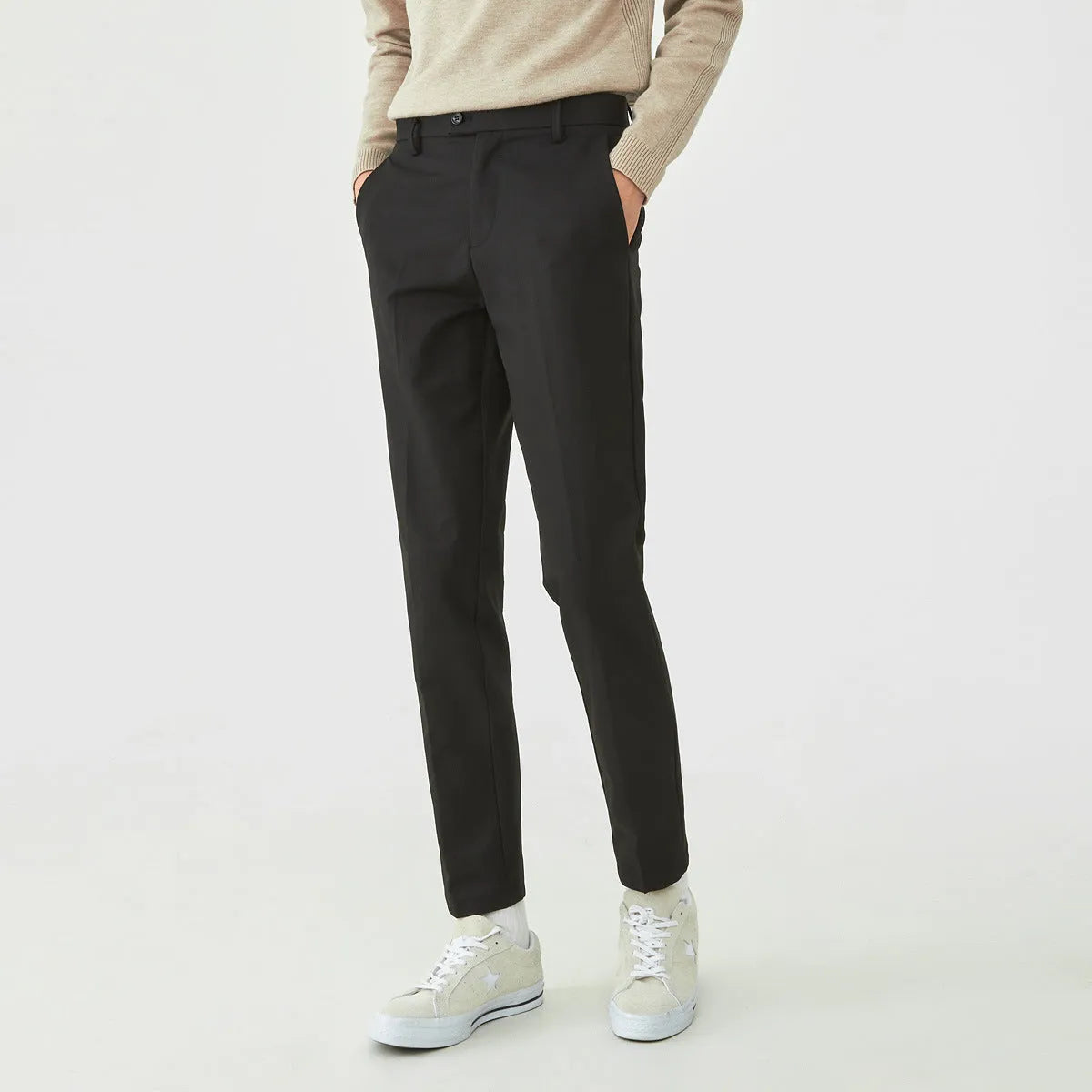 pantaloni uomo, pantaloni casual, pantaloni elasticizzati, pantaloni in poliestere, pantaloni neri, pantaloni grigio scuro, pantaloni grigio chiaro, pantaloni khaki, pantaloni uomo casual elasticizzati, pantaloni uomo poliestere neri, pantaloni uomo casual grigio scuro elasticizzati, pantaloni uomo casual elasticizzati grigio chiaro, pantaloni uomo stile casual elasticizzati color khaki