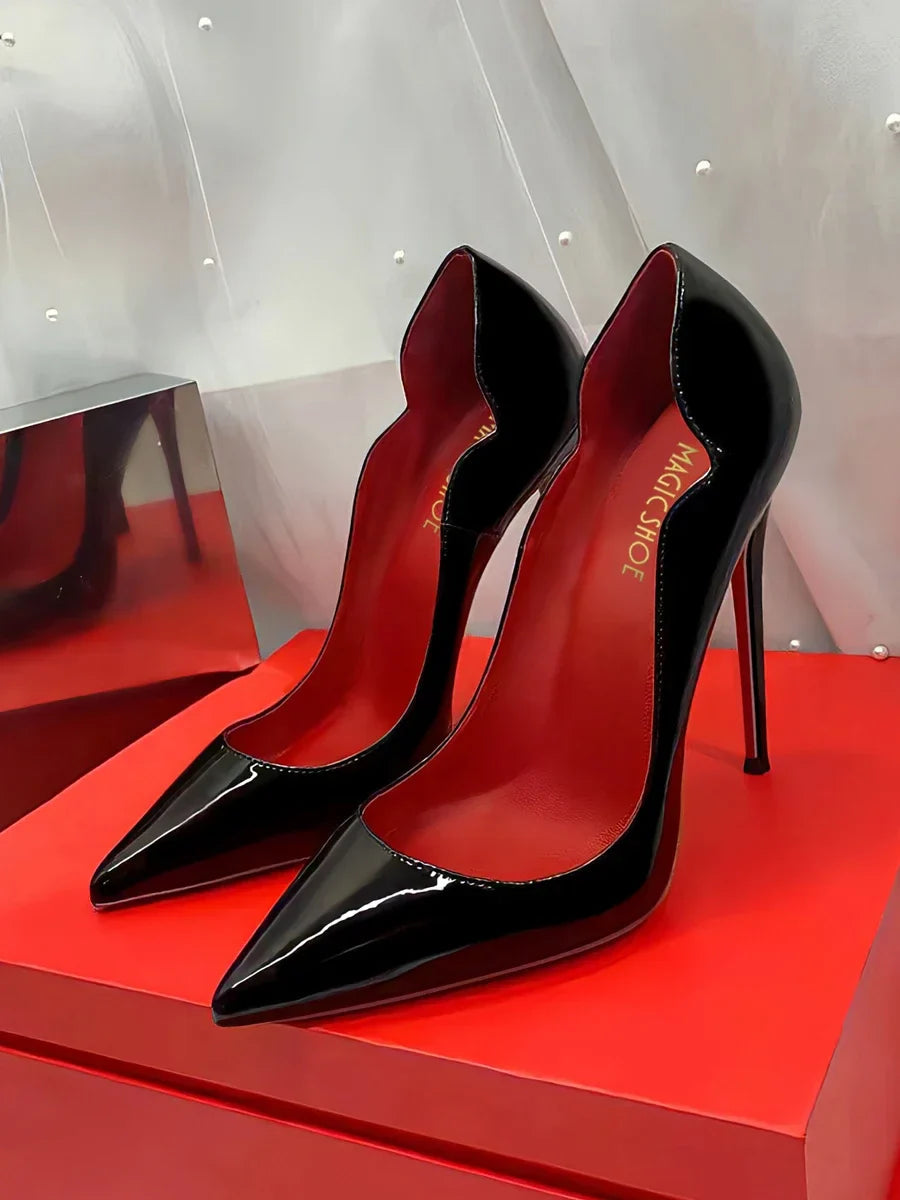 scarpe con suola rossa, tacchi alti neri, scarpe eleganti donna, décolleté suola rossa, scarpe lusso donna, calzature moda donna, scarpe, scarpe con suola rossa, tacchi alti neri, scarpe eleganti donna, décolleté suola rossa, scarpe lusso donna, calzature moda donna, scarpe con suola rossa, scarpe eleganti donna, tacchi alti neri, scarpe lusso donna, décolleté suola rossa, calzature moda donna, scarpe