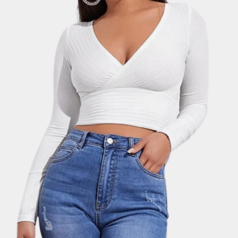top corto donna, top scollo a v, top estivo donna, abbigliamento casual donna, moda donna, abbigliamento femminile, top donna, abbigliamento trendy, look femminile, t shirt cropped donna, fitted neck t shirt, t shirt elegante, top corto donna, moda donna, abbigliamento trendy, abbigliamento casual donna, t shirt elegante, top scollo a v, abbigliamento femminile, look femminile, top estivo donna