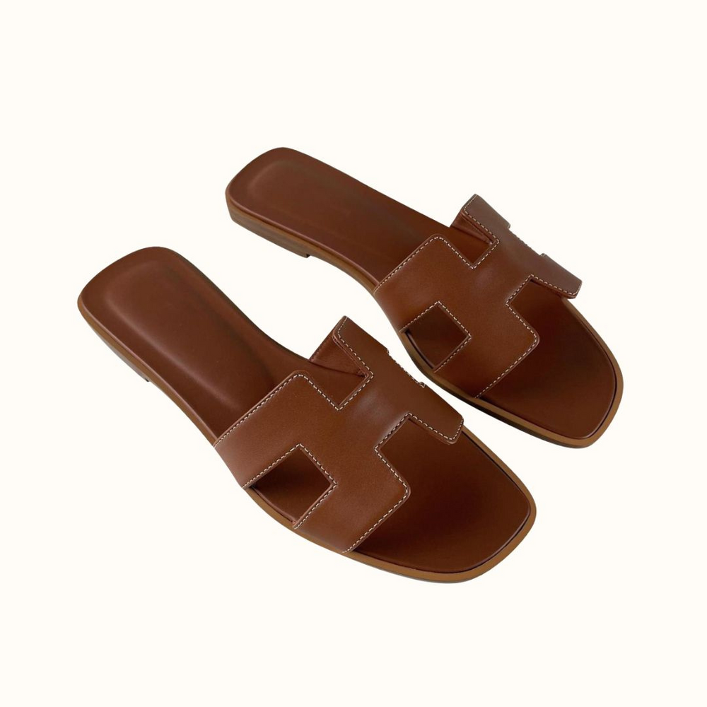 Sandali in pelle moderni con design a H
