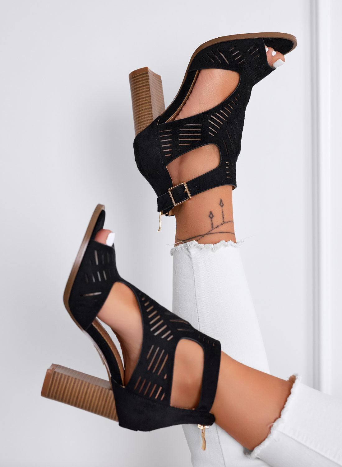 MILER - Sandali neri perforati con tacco largo effetto legno