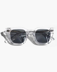 occhiali da sole trasparenti, occhiali da sole rettangolari, occhiali da sole vintage, occhiali da sole unisex, lenti scure, occhiali da sole moda, montatura trasparente, occhiali da sole uv, occhiali da sole eleganti, occhiali da sole di design, accessori uomo, stile uomo, occhiali da sole trasparenti vintage, montatura rettangolare trasparente, moda elegante uomo, protezione uv unisex