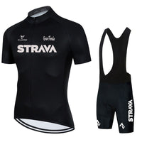 abbigliamento ciclismo uomo, maglia ciclismo, pantaloni ciclismo, abbigliamento ciclismo, abbigliamento sportivo ciclismo, abbigliamento tecnico ciclismo, completo ciclismo, maglia ciclistica, set ciclismo traspirante, maglia ciclismo maniche raglan, pantaloni ciclismo con bretelle, abbigliamento ciclismo traspirante, set combinato ciclismo, abbigliamento ciclismo con tasche, maglia ciclismo con zip completa, pantaloni ciclistici