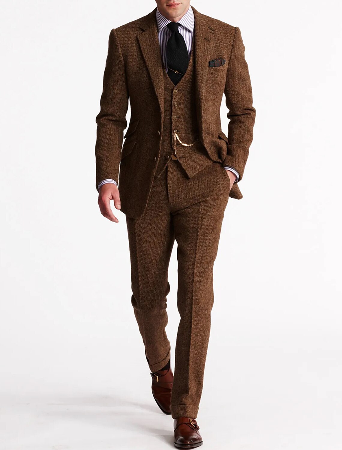 abito uomo tweed, abito elegante uomo, abito cerimonia uomo, abito classico uomo, abito formale uomo, abbigliamento maschile elegante, completi uomo, abiti su misura, moda maschile sofisticata, smoking tweed uomo, abito tre pezzi tweed, stile maschile elegante, moda uomo raffinata, look uomo formale, vestito maschile cerimoniale, abiti sartoriali, moda uomo tweed, completi da cerimonia uomo