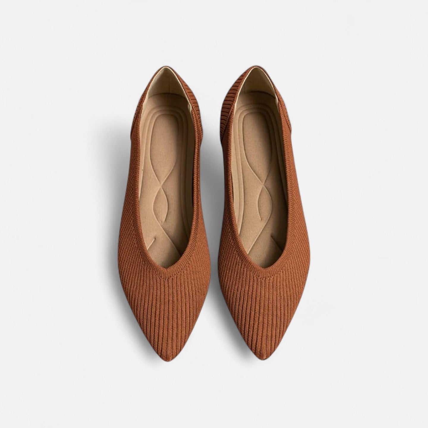 Testo alternativo: ballerine donna, ballerine comfort, ballerine eleganti, ballerine slip on, ballerine flessibili, ballerine leggere, ballerine punta, scarpe donna eleganti, scarpe donna comfort, scarpe flessibili, scarpe slip on, scarpe leggere, calzature donna, scarpe moda donna, ballerine moda, calzature comode, scarpe donna punta, ballerine vestibilità comoda, scarpe donna leggere, scarpe elastiche, ballerine pratiche, ballerine raffinate, ballerine trendy