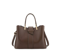 borsa a spalla, borsa elegante, borsa strutturata, borsa crossbody, borsa da lavoro, borsa con cerniera, borsa con tracolla, borsa capiente, borsa con tasche interne, shoulder bags, crossbody bag. Borsa versatile da portare sia a spalla che crossbody, design elegante e strutturato, ideale per il lavoro, dotata di tracolla regolabile, chiusura con cerniera e tasche interne per organizzare oggetti essenziali.