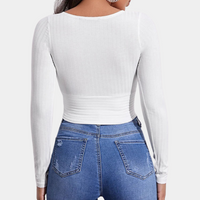 Top corto in cotone slim fit scollo a V