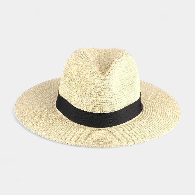 Scopri l'Eleganza Intramontabile con OLD MONEY Panama Hat Presentiamo il nostro distintivo cappello Panama di paglia, un accessorio senza tempo che emana raffinatezza ed eleganza. Realizzato con meticolosa attenzione ai dettagli, questo cappello incarna l'essenza dell'eleganza tradizionale. Intrecciato a mano con i materiali di paglia più pregiati, vanta una silhouette classica Panama, completa di una corona strutturata e una larga falda, perfetta per proteggere dai raggi del sole durante passeggiate rilass