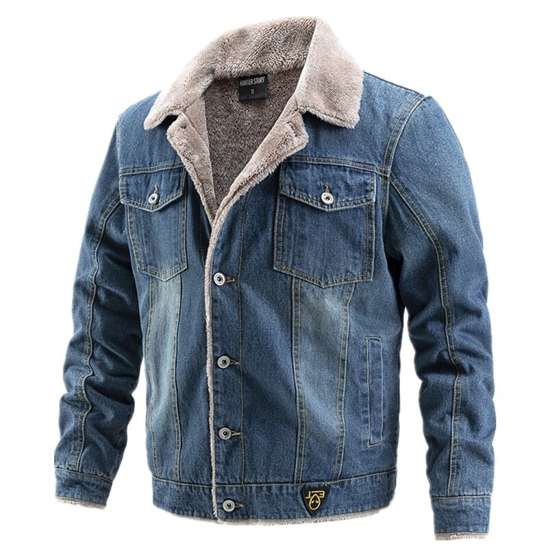 Scopri la nuova giacca denim uomo, perfetta per ogni stagione. Questa giacca casual uomo è ideale per un look rilassato ma alla moda. Durante i mesi più freddi, la giacca invernale uomo offre calore e stile. Non perdere il giubbotto jeans uomo, un must-have per chi ama il classico in denim. Le nostre proposte di giacca casual uomo sono adatte per ogni occasione e le giacche invernali uomo garantiscono comfort e protezione dal freddo. La giacca in denim uomo è un capo versatile nell'armadio di ogni uomo.