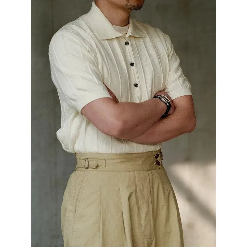 maglietta slim fit, maglietta manica corta, polo uomo poliestere, abbigliamento uomo casual, maglia aderente uomo, polo leggera in tessuto sintetico, polo moda uomo, stile sportivo uomo, t-shirt uomo vestibilità slim, maglia corta uomo, polo elegante uomo tessuto poliestere, maglietta traspirante uomo, polo uomo estate, look uomo informale, polo comoda uomo, polo dal tessuto morbido e pratico