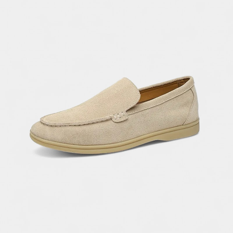 Scopri i nostri Mocassini Uomo in vera pelle: perfetti come Scarpe Eleganti Uomo e ideali anche come Mocassini Casual. Design senza tempo, Mocassini In Pelle resistenti e comodi. Eleganza e stile con Mocassini Classici per ogni occasione.