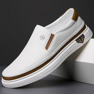 mocassini uomo, scarpe uomo pelle, mocassini eleganti, scarpe casual uomo, calzature in pelle, scarpe slip on uomo, calzature eleganti uomo, mocassini uomo, scarpe uomo pelle, mocassini eleganti, scarpe casual uomo, calzature in pelle, scarpe slip on uomo, calzature eleganti uomo. Mocassini in pelle per uomo, eleganti e versatili, ideali sia per look formali che casual, comode slip on e raffinate calzature per ogni occasione.