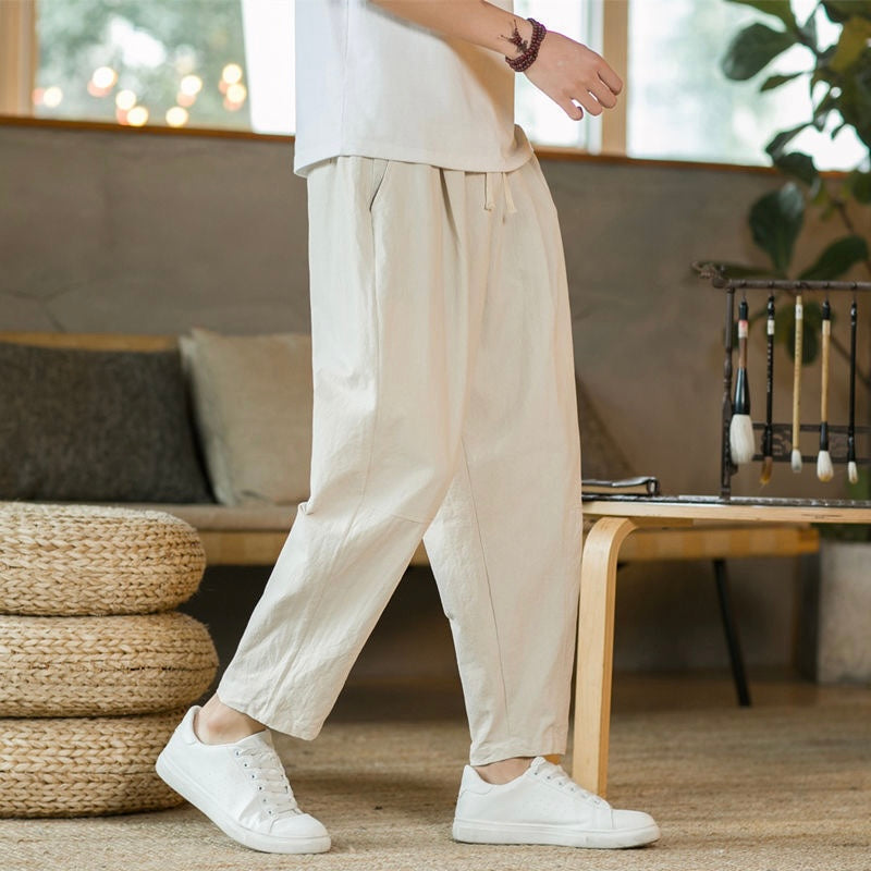 Scopri i Pantaloni Larghi in Lino per un'Estate di Stile Rinnova il tuo guardaroba con i nostri pantaloni in lino, perfetti per chi cerca pantaloni estivi uomo che uniscono comfort e stile. Progettati per una vestibilità rilassata, questi pantaloni ampi in lino sono ideali per affrontare le giornate più calde con eleganza. Realizzati in lino fresco e traspirante, questi pantaloni freschi uomo offrono un'esperienza d'uso piacevole, rendendoli un must-have nell'abbigliamento estivo uomo. Indossabili sia con u