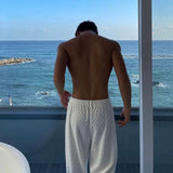 Elevate il Vostro Stile con i Pantaloni in Jacquard Scopri i pantaloni in jacquard: il capo perfetto per ogni uomo che desidera unire stile e comfort. Realizzati in morbido misto cotone, questi pantaloni jacquard offrono una vestibilità oversize che rappresenta l'ultima frontiera della moda uomo. Il loro design elegante li rende ideali per le stagioni autunno inverno, assicurando un look sofisticato ad ogni occasione.