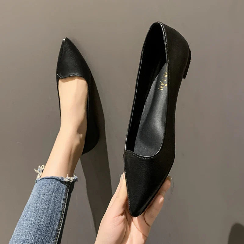 Ballerina Emily: L'Eleganza e la Comodità della Moda Donna