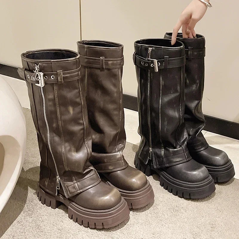 stivali donna, stivali al ginocchio, stivali con cerniera, stivali con fibbia, stivali alla moda, stivali comodi donna, stivali eleganti donna, stivali donna, stivali al ginocchio, stivali con cerniera, stivali con fibbia, stivali alla moda, stivali comodi donna, stivali eleganti donna. Stivali da donna alla moda ed eleganti, con cerniera e fibbia, comodi e adatti per ogni occasione, perfetti al ginocchio.