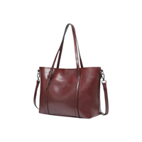 Borsa a spalla strutturata con chiusura a cerniera