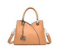 Borsa a tracolla con cerniera superiore | Accento ciliegia con tracolla convertibile