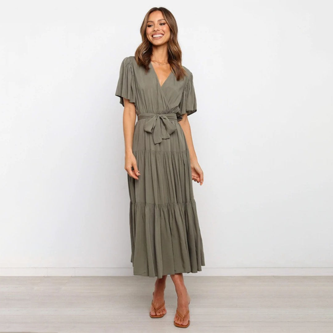 vestito casual, abito lungo donna, abito lungo elegante, abito scollo a v, vestito vita alta, abito poliestere, vestito leggero, abito verde militare, moda estiva, abiti estivi, vestiti estivi donna, abbigliamento femminile, abiti leggeri, stile estivo, vestiti alla moda, outfit estivi, vestiti casual online