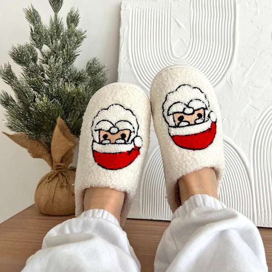 chaussons noel en rouge et vert avec des motifs festifs