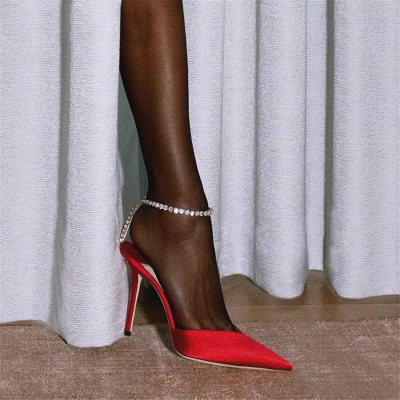 Scopri l'Eleganza con Décolleté Kiria